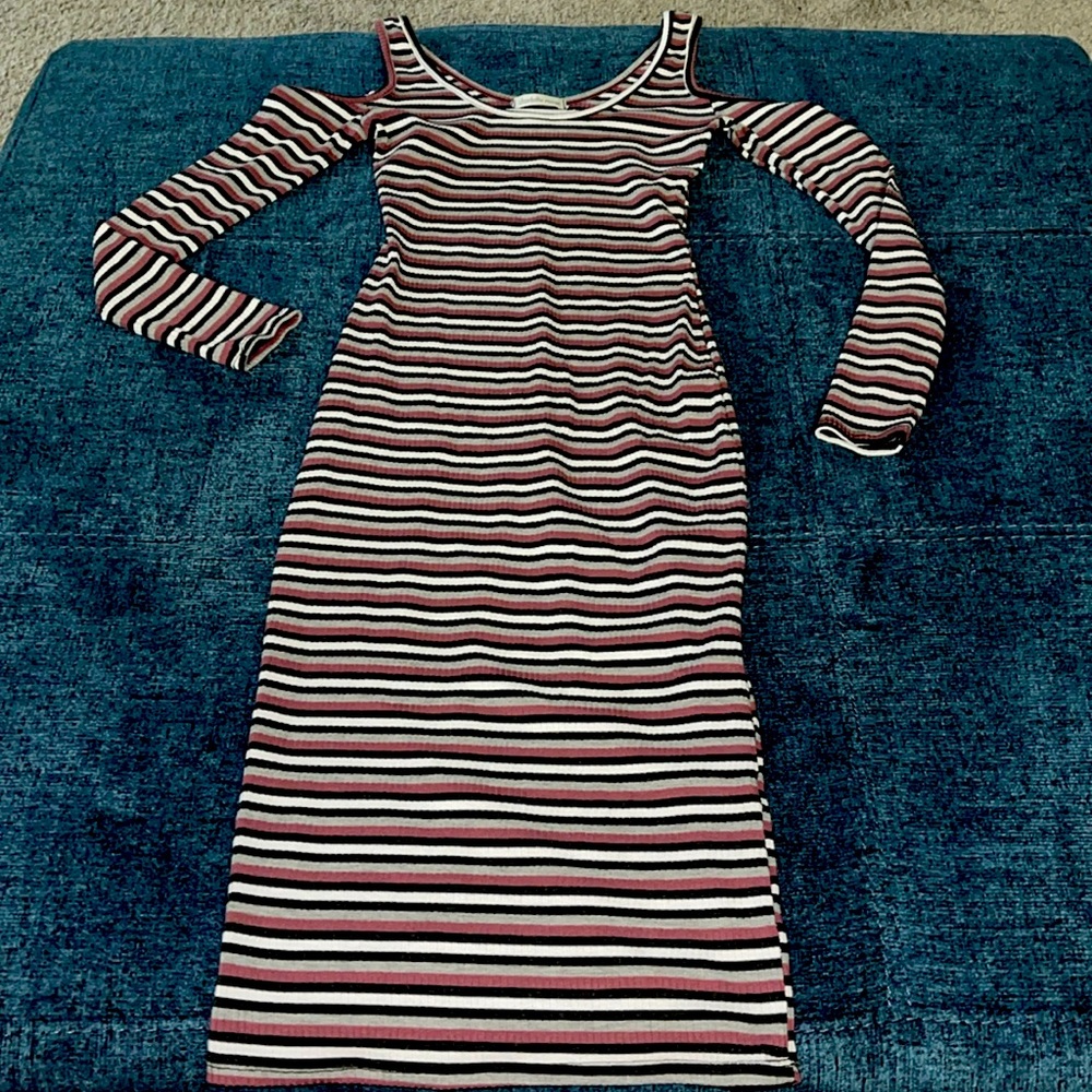 Off the Shoulder Striped dress (stretchy)